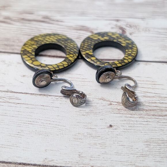 Vintage Clip On Earrings Stunning Scale Pattern Dangle - Picture 5 of 7